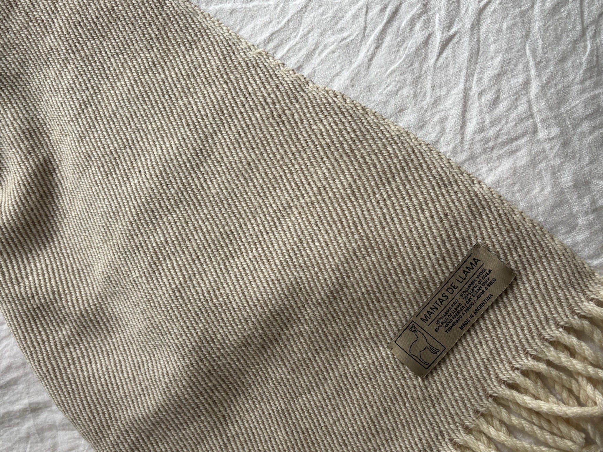 65% lana de llama 35% lana de oveja