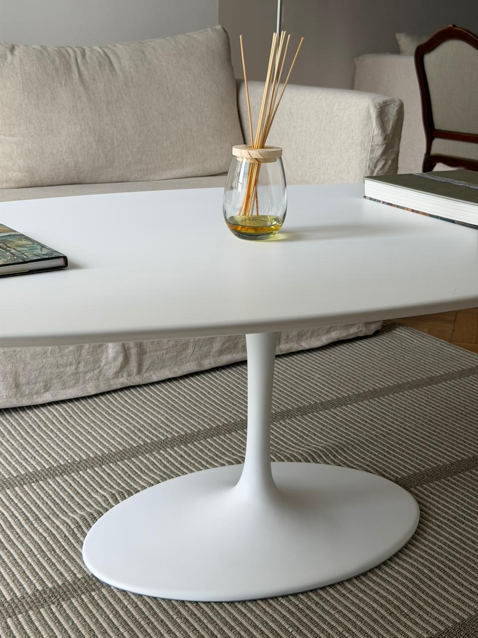 mesa tulip ratona ovalada